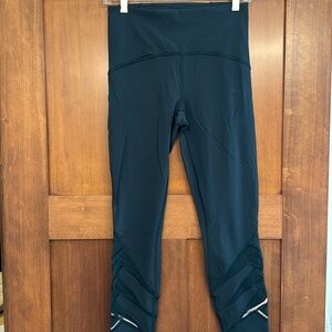 Lululemon leggings size 6